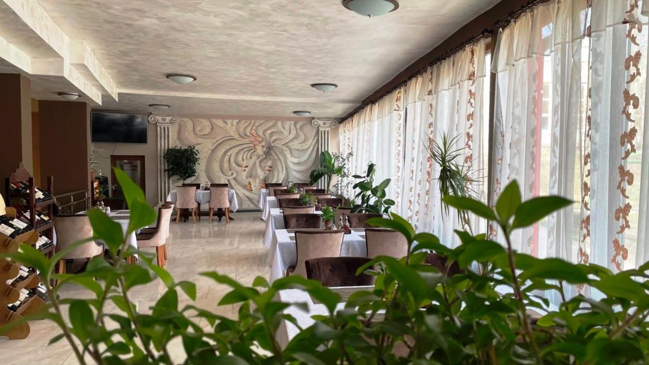Hotel Svishtov Exterior photo